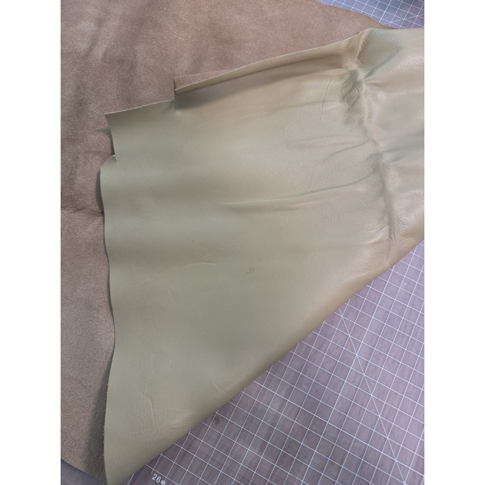 LEATHER HIDE COWHIDES UPHOLSTERY SKINS CRAFT / TAN 39"x23"
